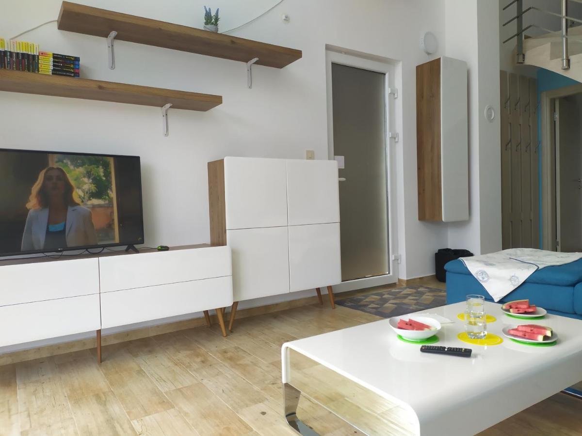 Aurora House Duplex Apartman Njivice Kültér fotó